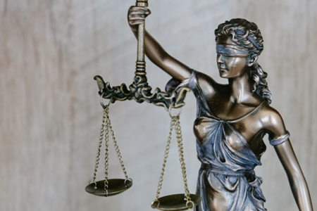 Адвокат по уголовным делам